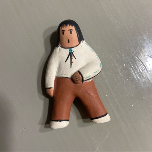 Vtg Lot of 3 Native American Pueblo Southwest Mini People Figurines - Picture 3 of 7